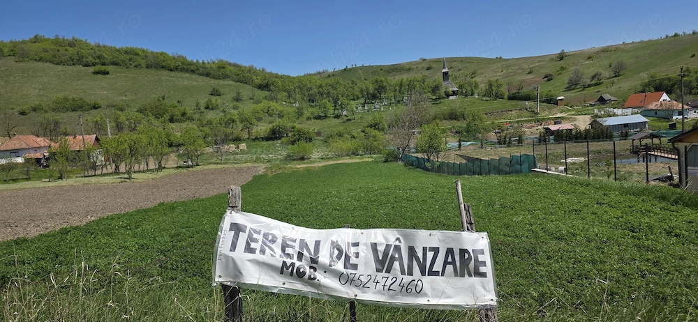 Direct proprietar - Vând teren intravilan 1.800 mp în Sic, zonă liniștită, utilități la drum