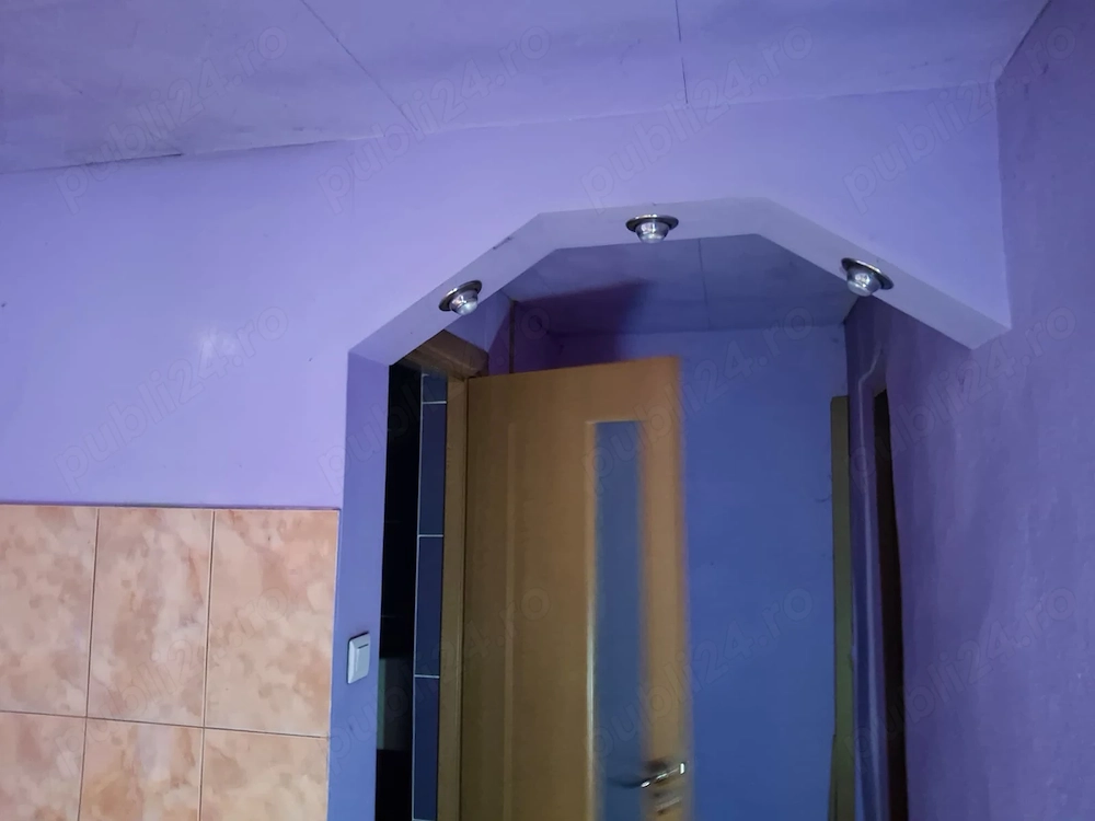 Apartament cu 3 camere bucătărie baie camara