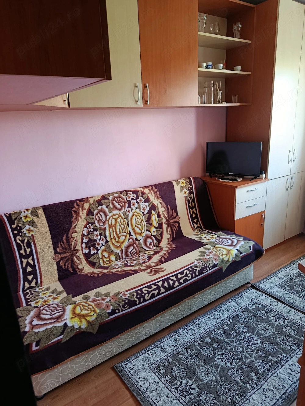  închiriez garsonieră Rogerius