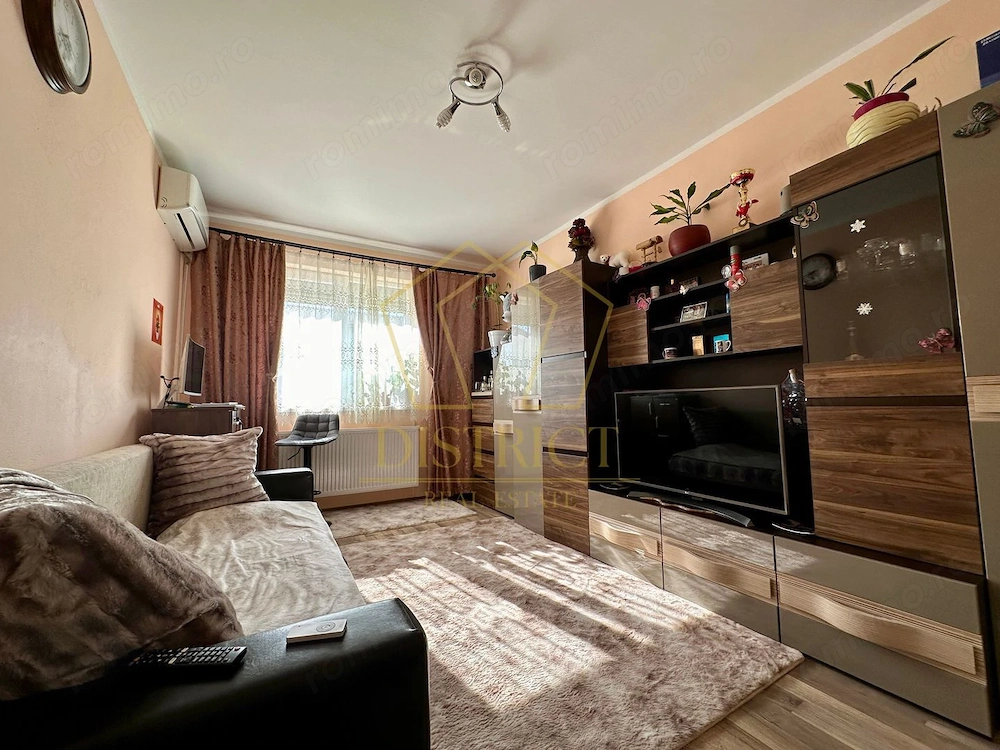 Apartament cu 3 camere mobilat si utilat la parter in Giroc la asfalt.