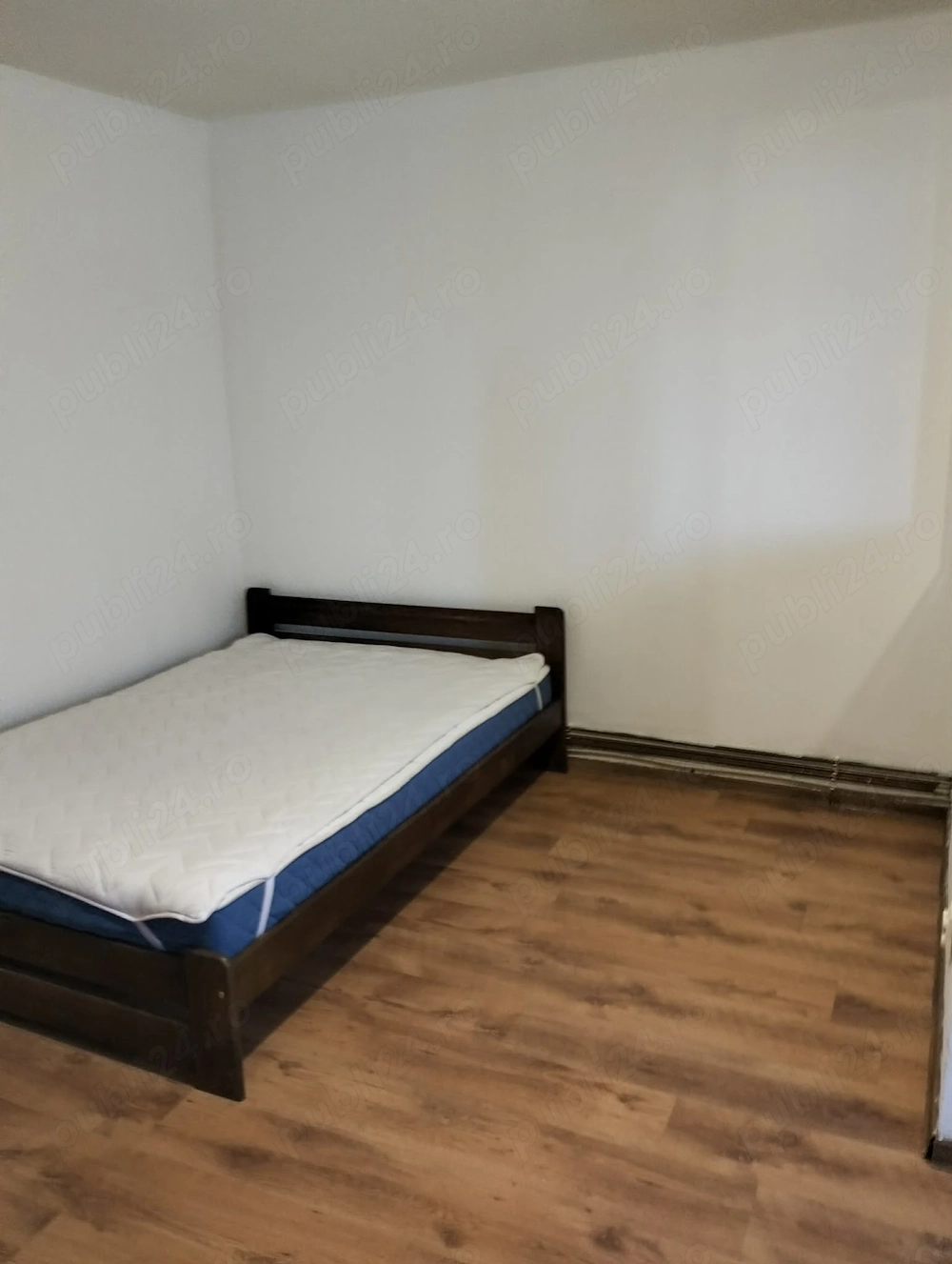 Garsonieră de închiriat 