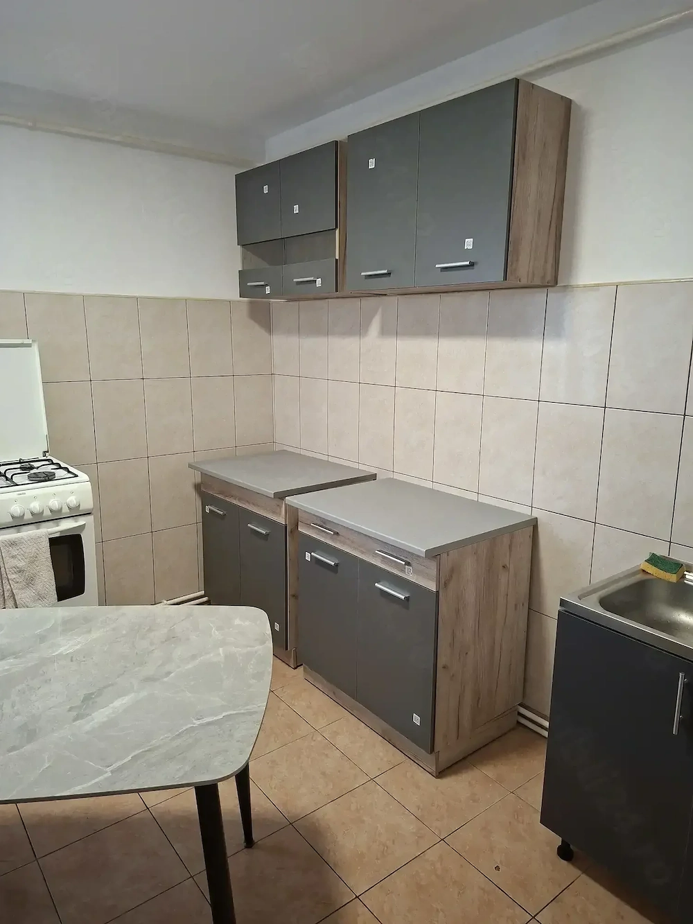 Inchiriez apartament 2 camere decomandate