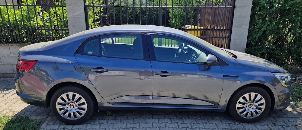 Vand Renault Megane, fabricatie 2021, Motor 999 cc, Putere 84 CP, 33000 KM, Pret 12000 EUR