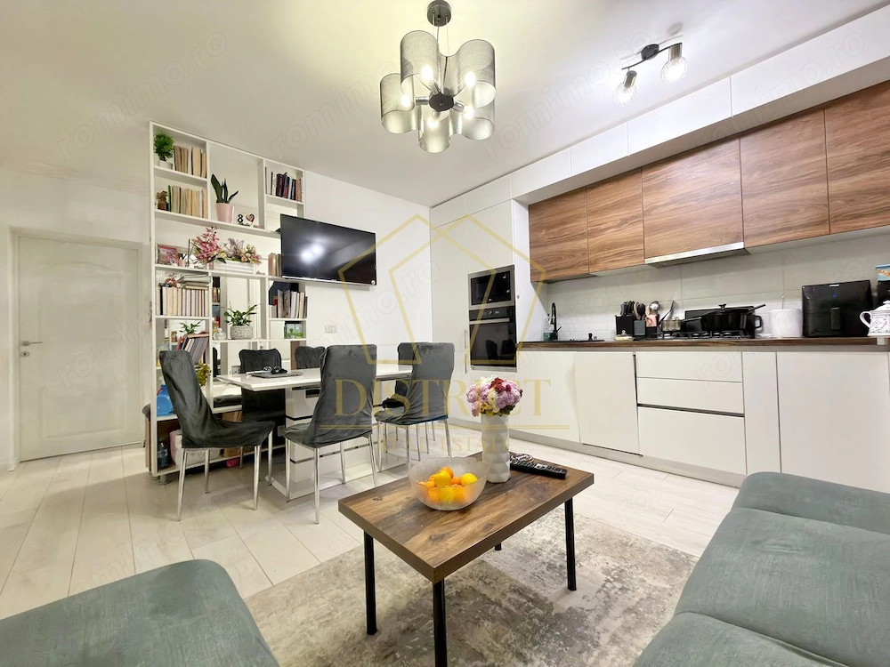 Apartament cu 3 camere, dressing si debara mobilat la etaj intermediar in Giroc.