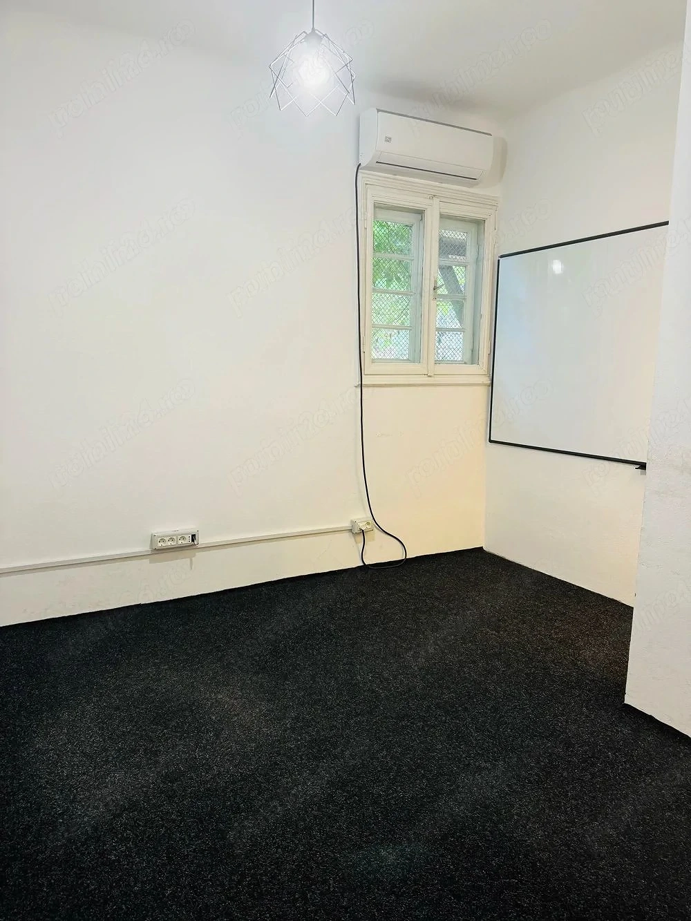 Spatiu Comercial - Cladire Istorica - 350 euro - Zona Unirii