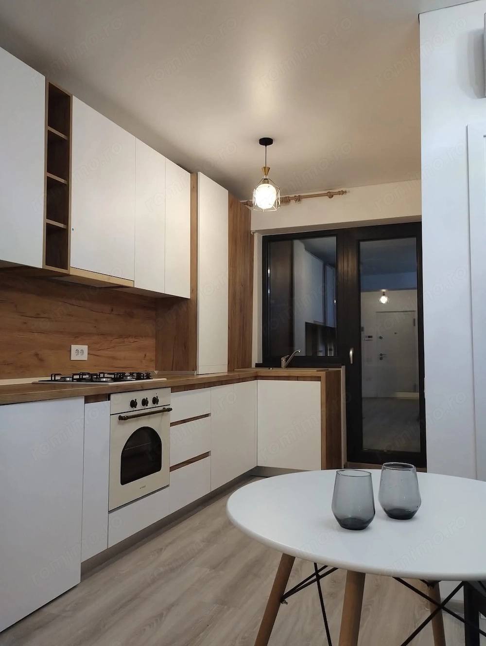 De inchiriat apartament cu 2 camere bloc nou, etaj 2, 500 euro
