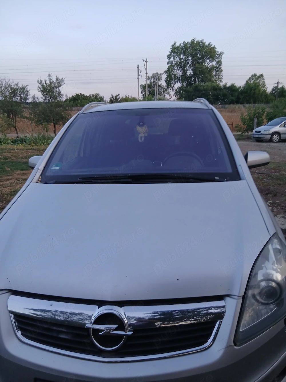 Vând Opel Zafira B