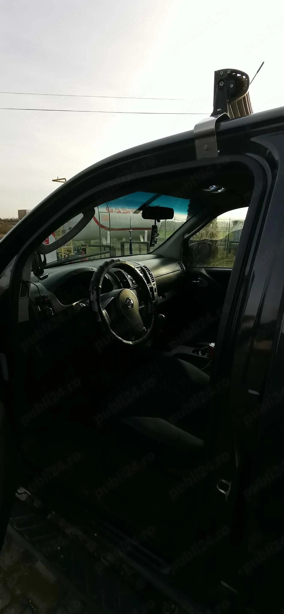 Vând Nissan navara d40 