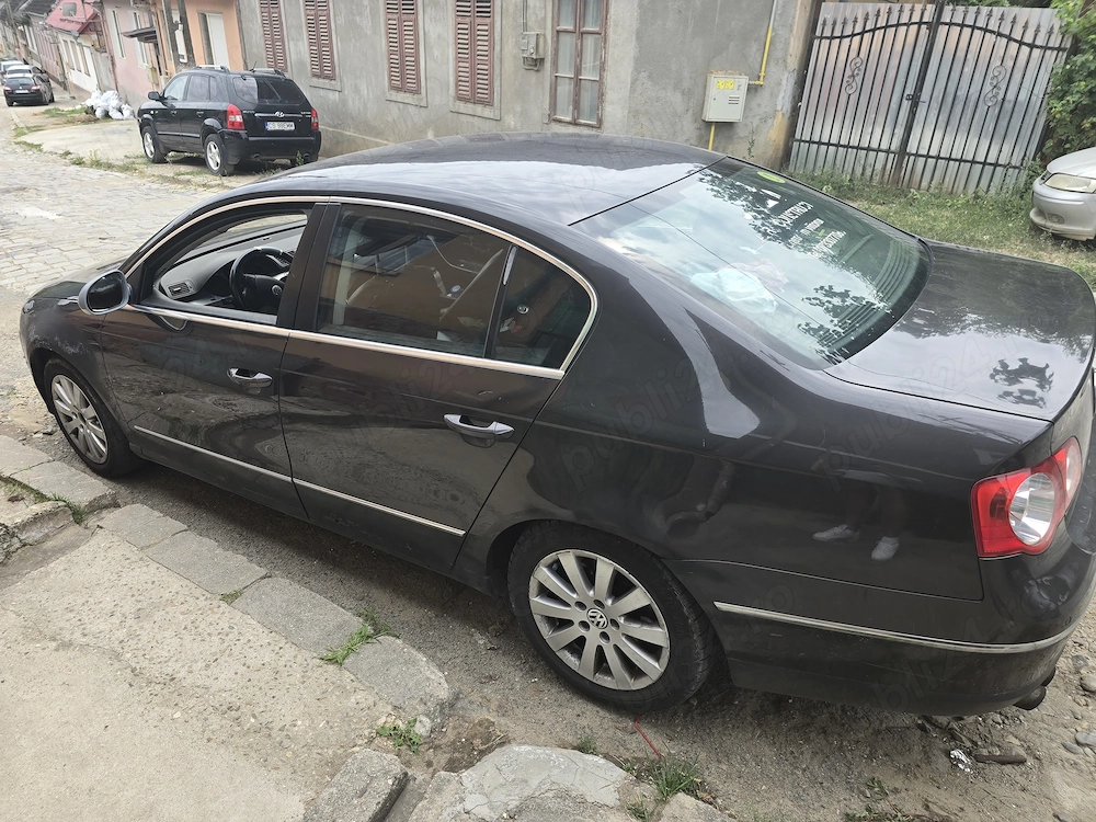 Vând Pasat an 2005 motor 2l benzinar,stare perfecta de funcționare, prețul 2650euro ușor negociabil