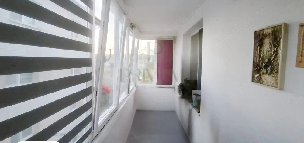 Proprietar vând apartament 3 camere decomandat | Piața Doina | Etaj 3 | Bloc cărămidă | Centrală 