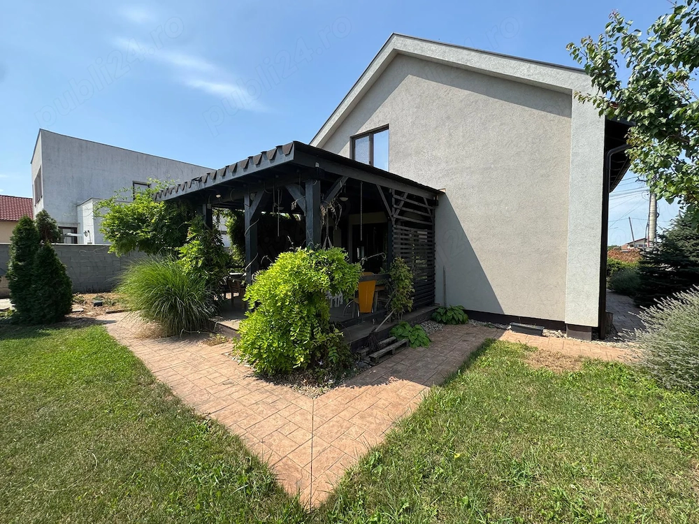 Închiriez casa in Săcălaz ideală pentru firma sau familii ( 180 mp) 8 locuri de parcare