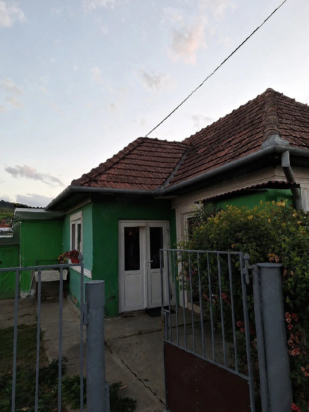 Vând casa in Uioara de Sus 