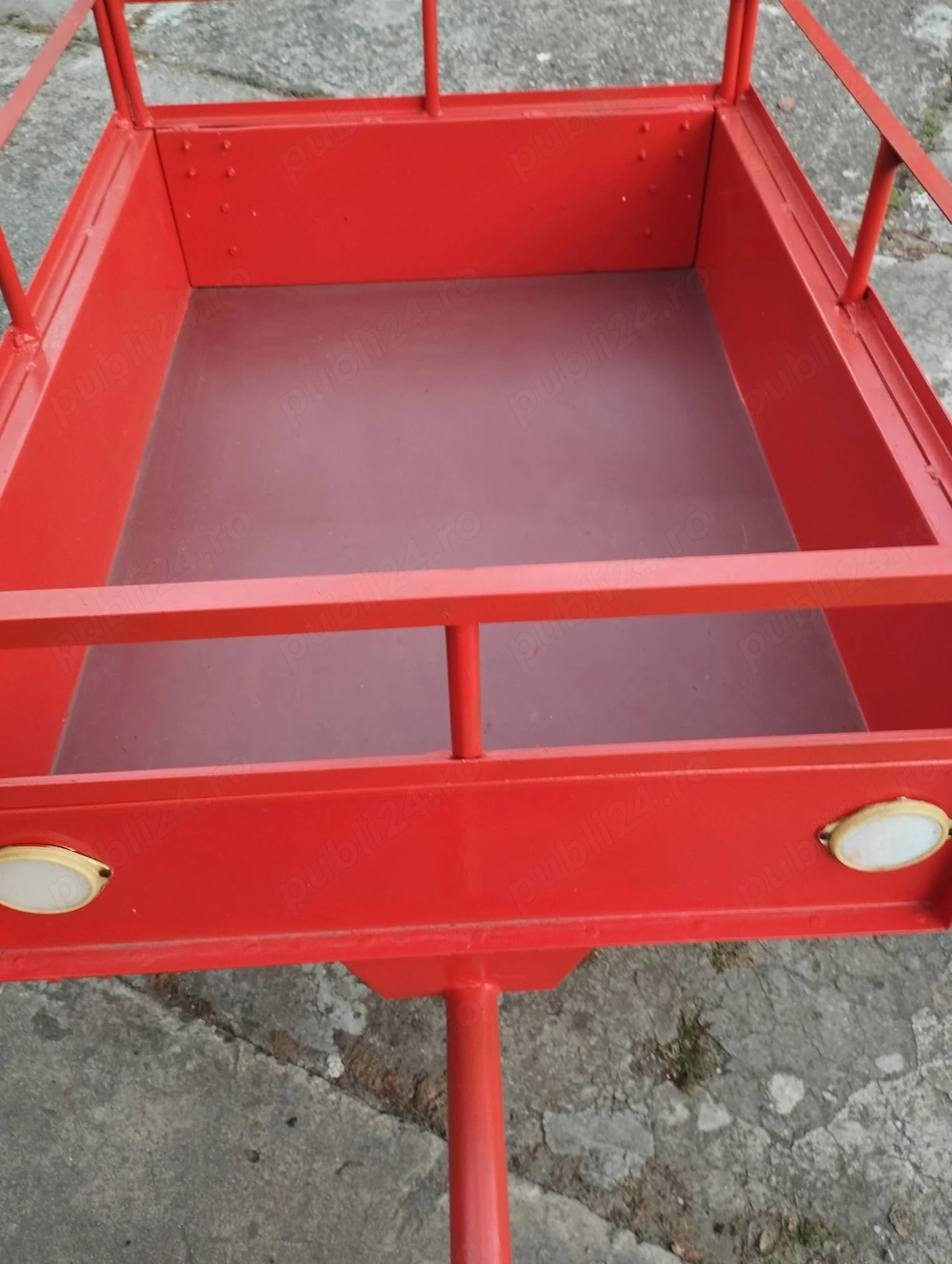 Vand remorca tractoras s-au motocultor stare nou 500 kg  , cauciucuri nou noute 500 8 , pod robust 