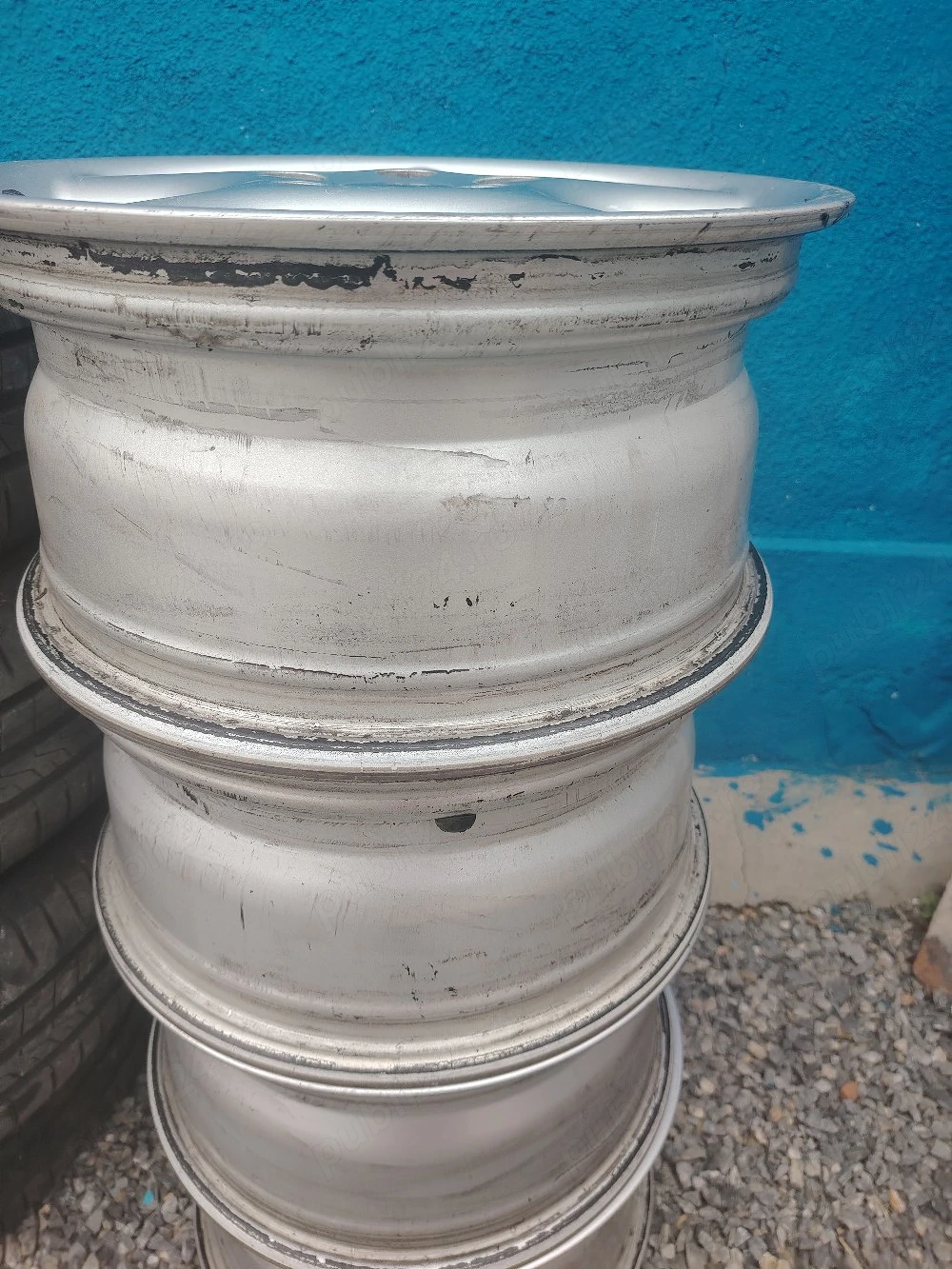 Vand genți de aluminiu 