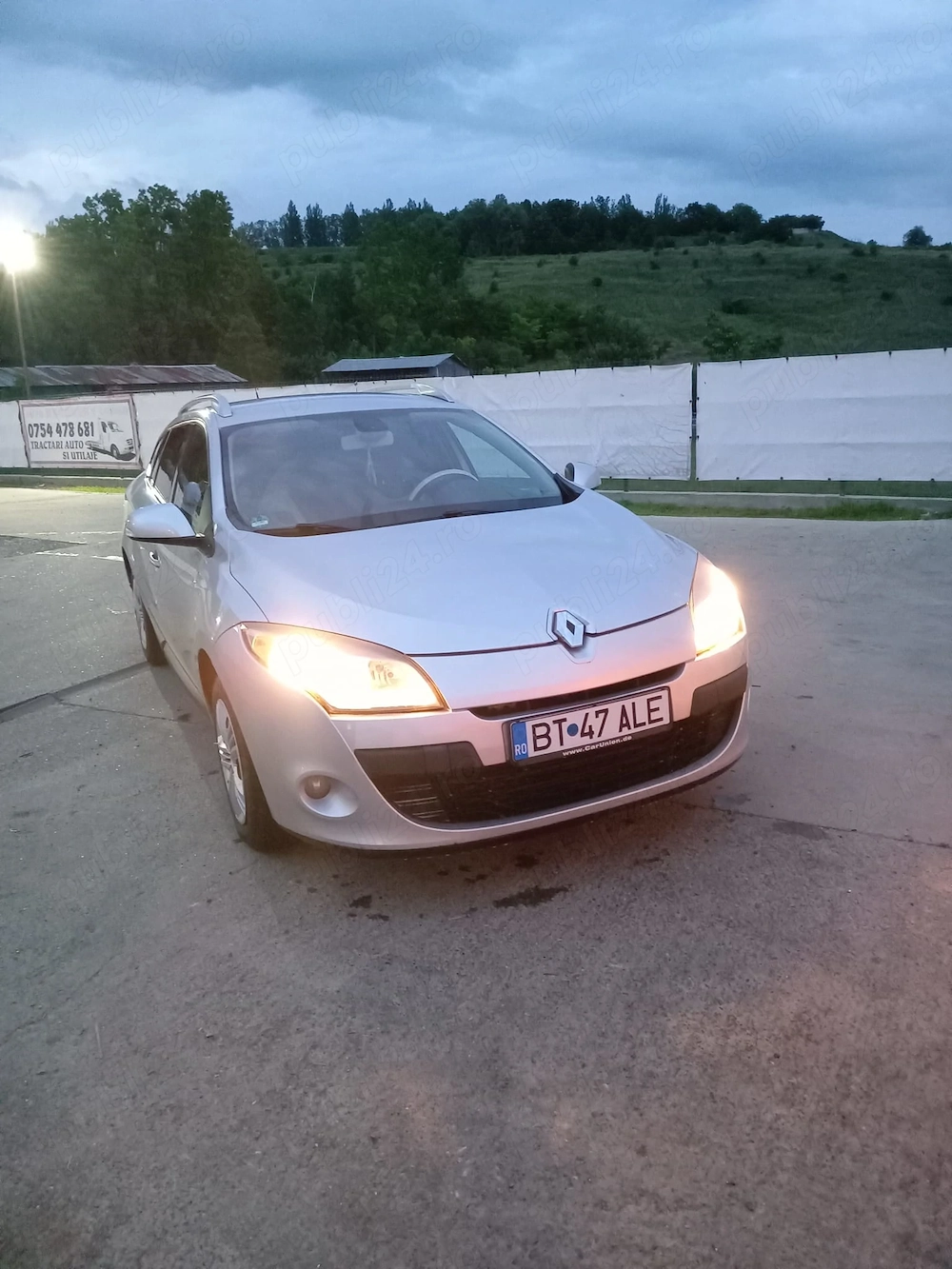 Vând renault megane 