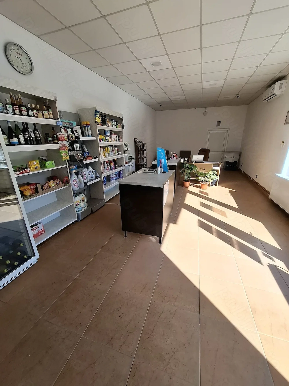 Spatiu comercial de vânzare sau de închiriat 