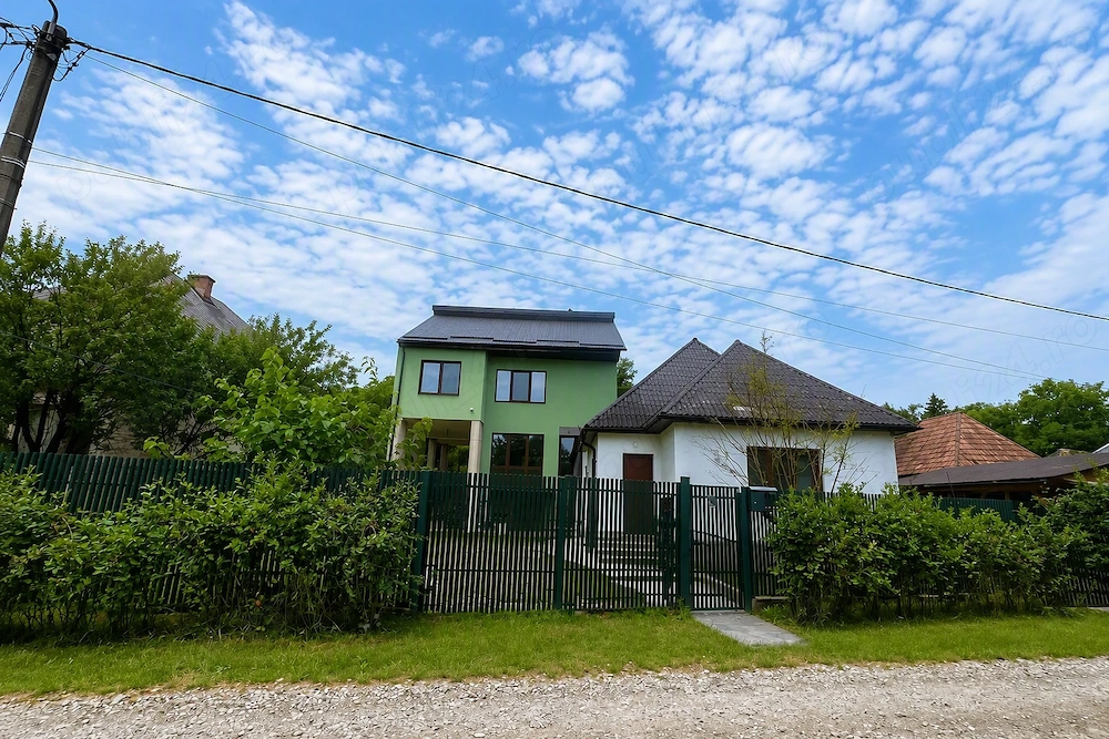  2 Casa de vanzare 