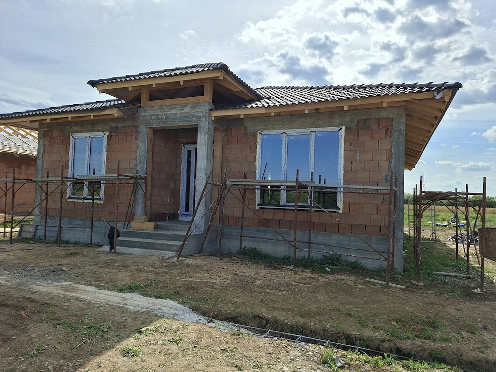 BRASADAS vinde casa individuala tip PARTER cartierul MARCUS.