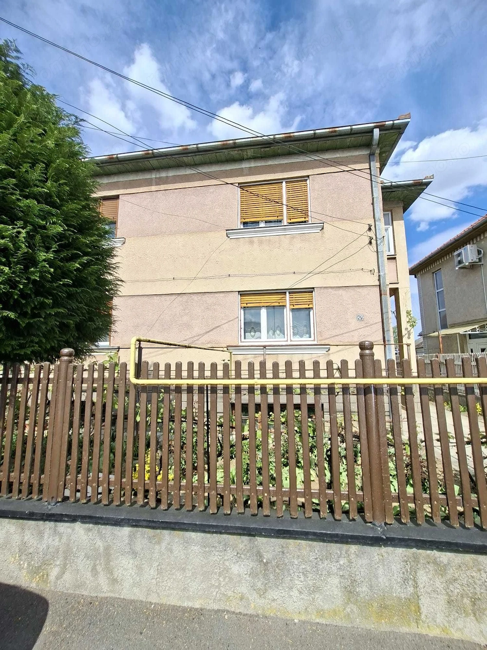BRASADAS vinde casa cu etaj in zona Bercu Rosu.