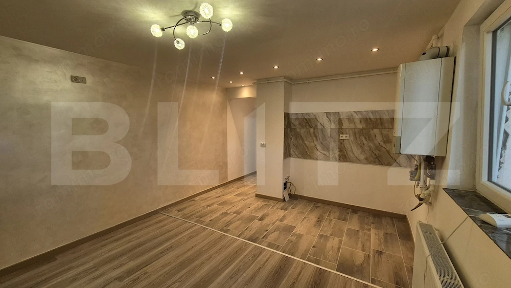 Apartament cu 2 camere de vanzare, 30.57 mp, Micro 14