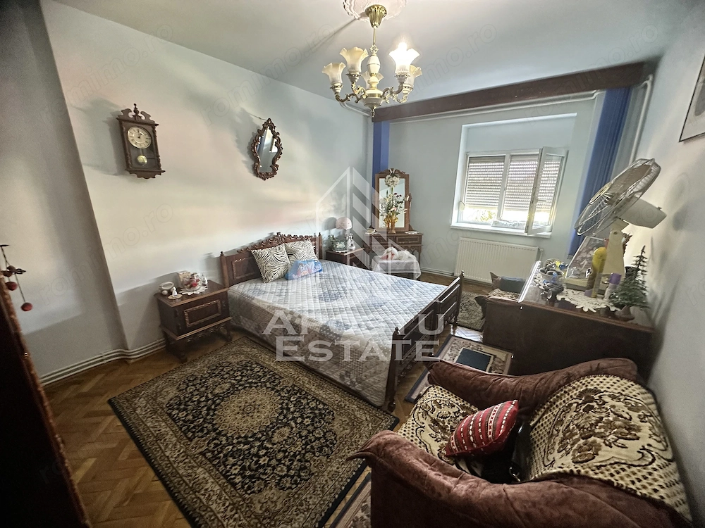 Apartament de vanzare cu 3 camere, 2 bai, 76mp, zona Spitalul Judetean