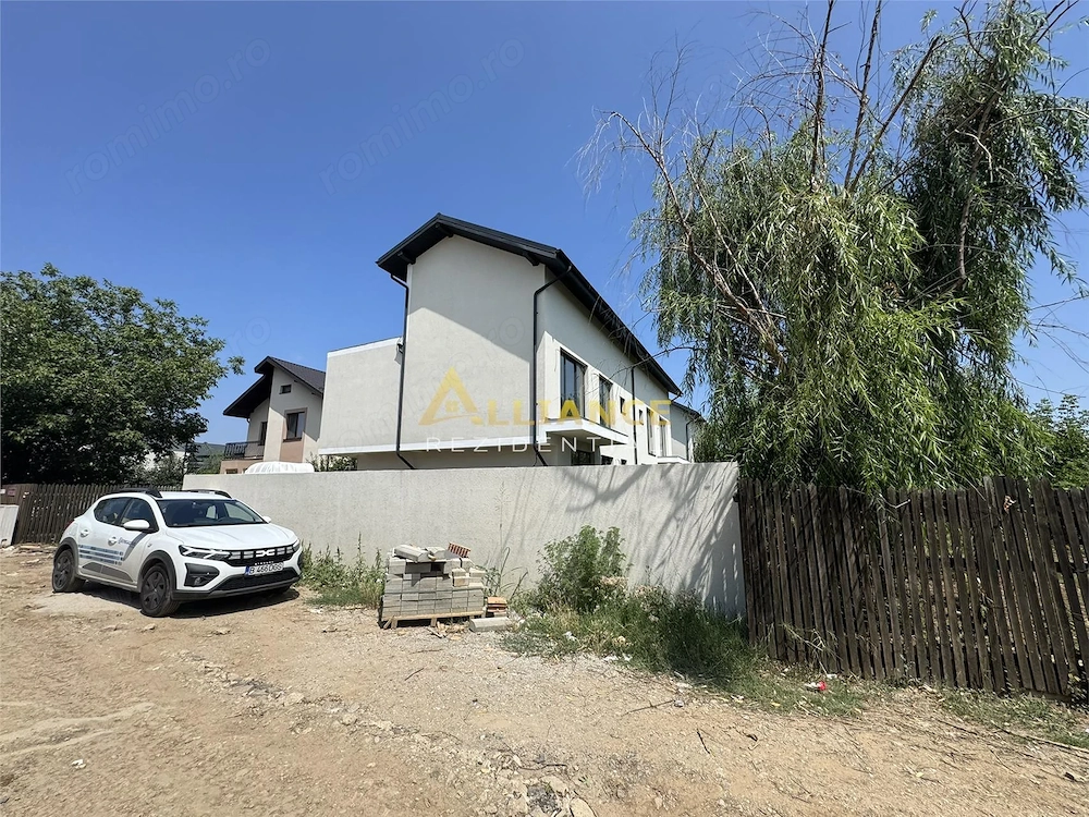Vila tip DUPLEX  5 camere- 4 bai, curte 250 MP