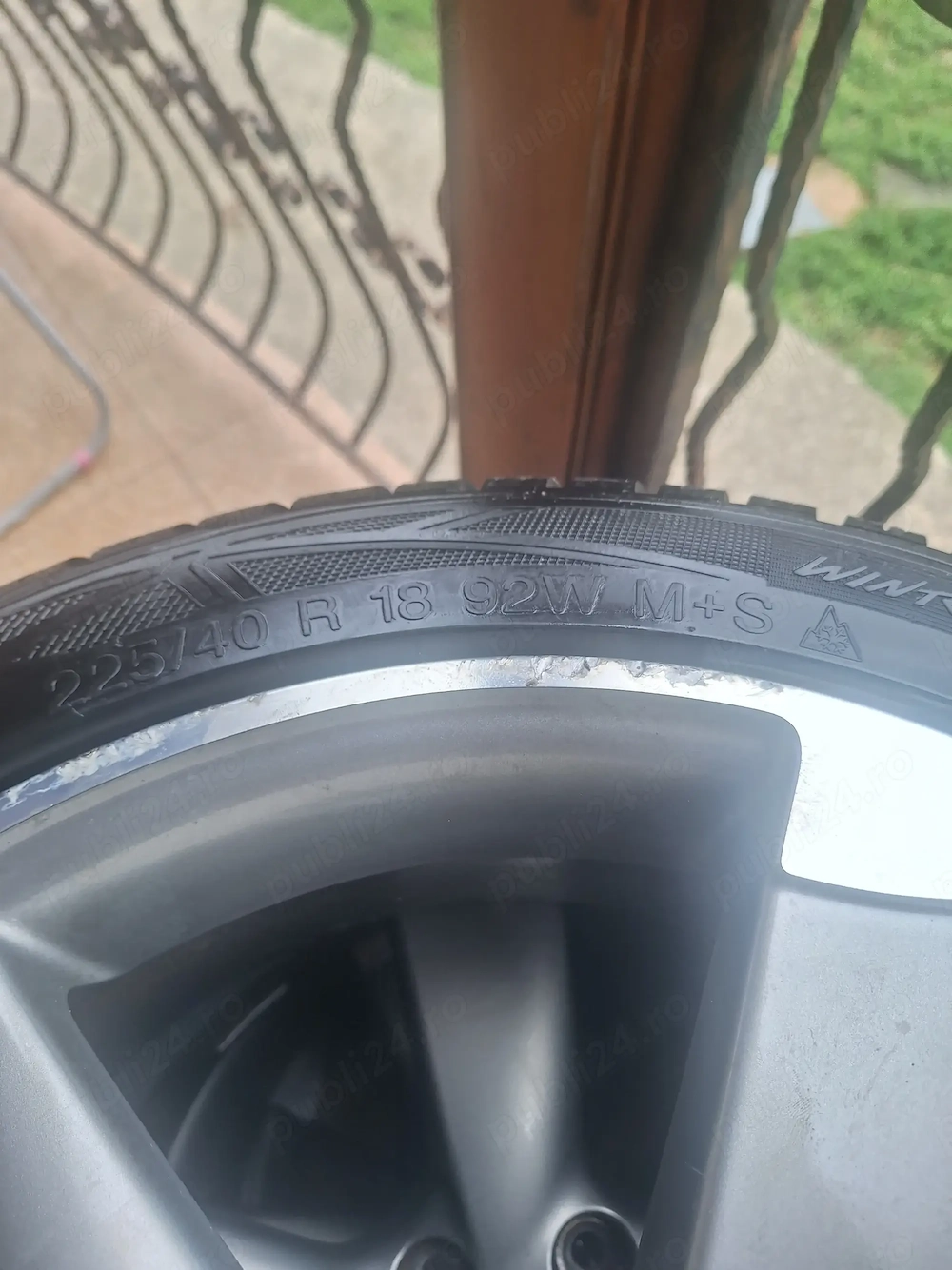 De vânzare set jante R18 Audi cu anvelope originale. Preț 700 euro negociabil jante Audi R18-225/40 