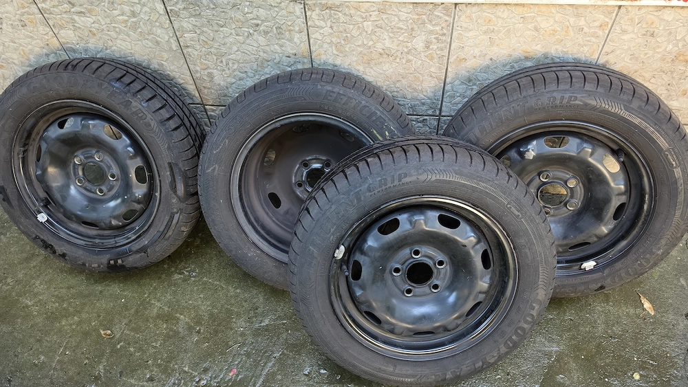Set 4 Jante tabla cu anvelope Goodyear 2022