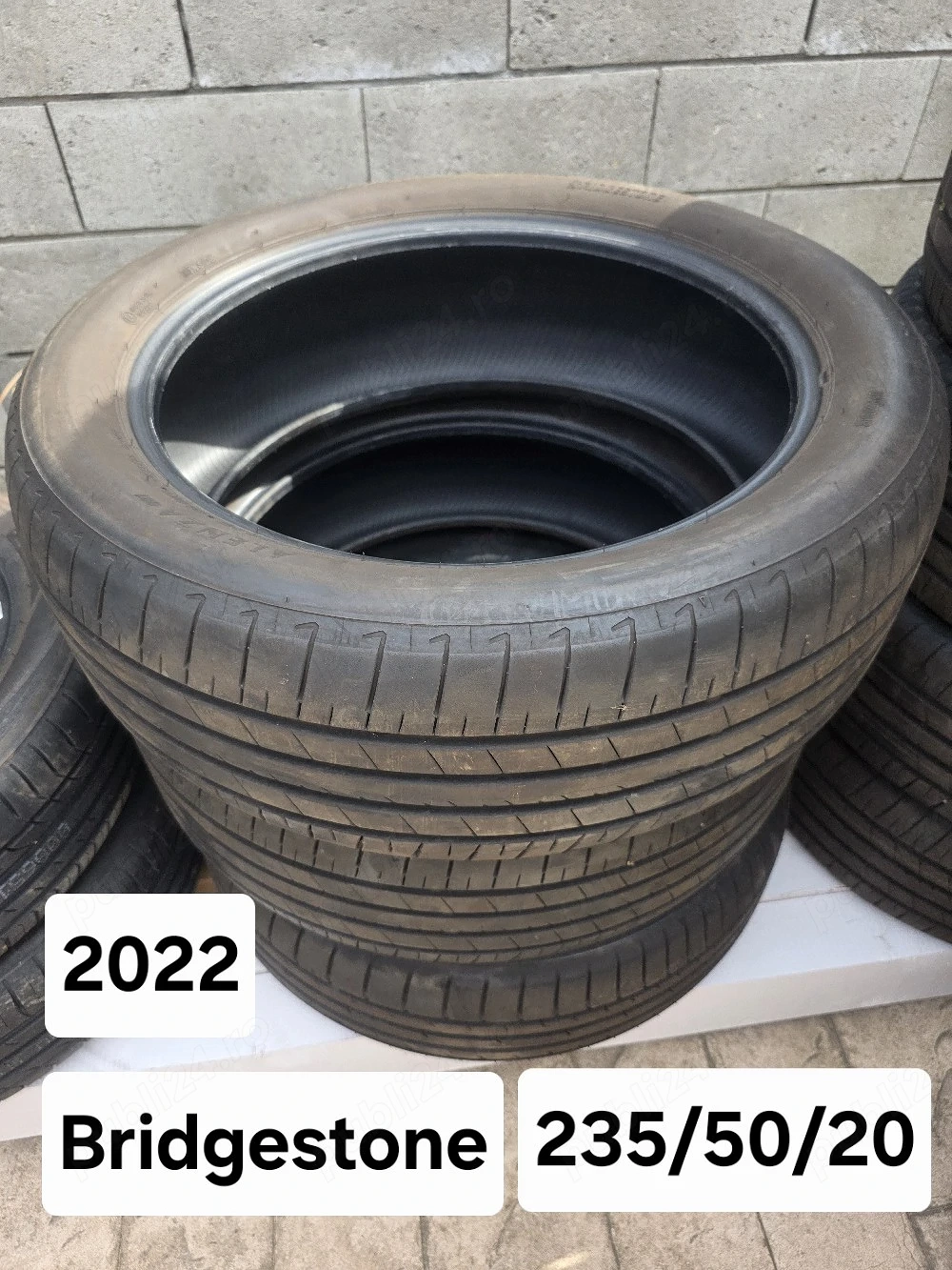 3 anvelope vara ca noi 235/50/20 Bridgestone 2022 Vulcanizare mobila ofer montaj