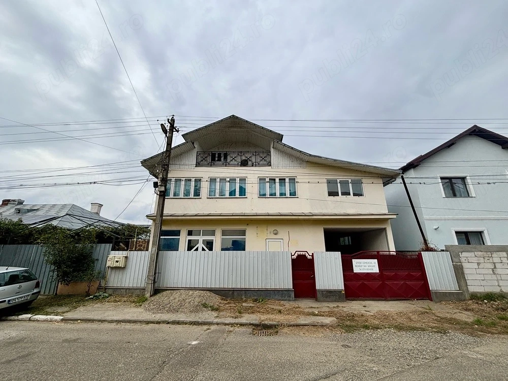Casă Spațiu Comercial - Adjud - VN