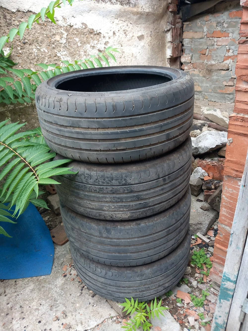 vand cauciucuri 225/40/18