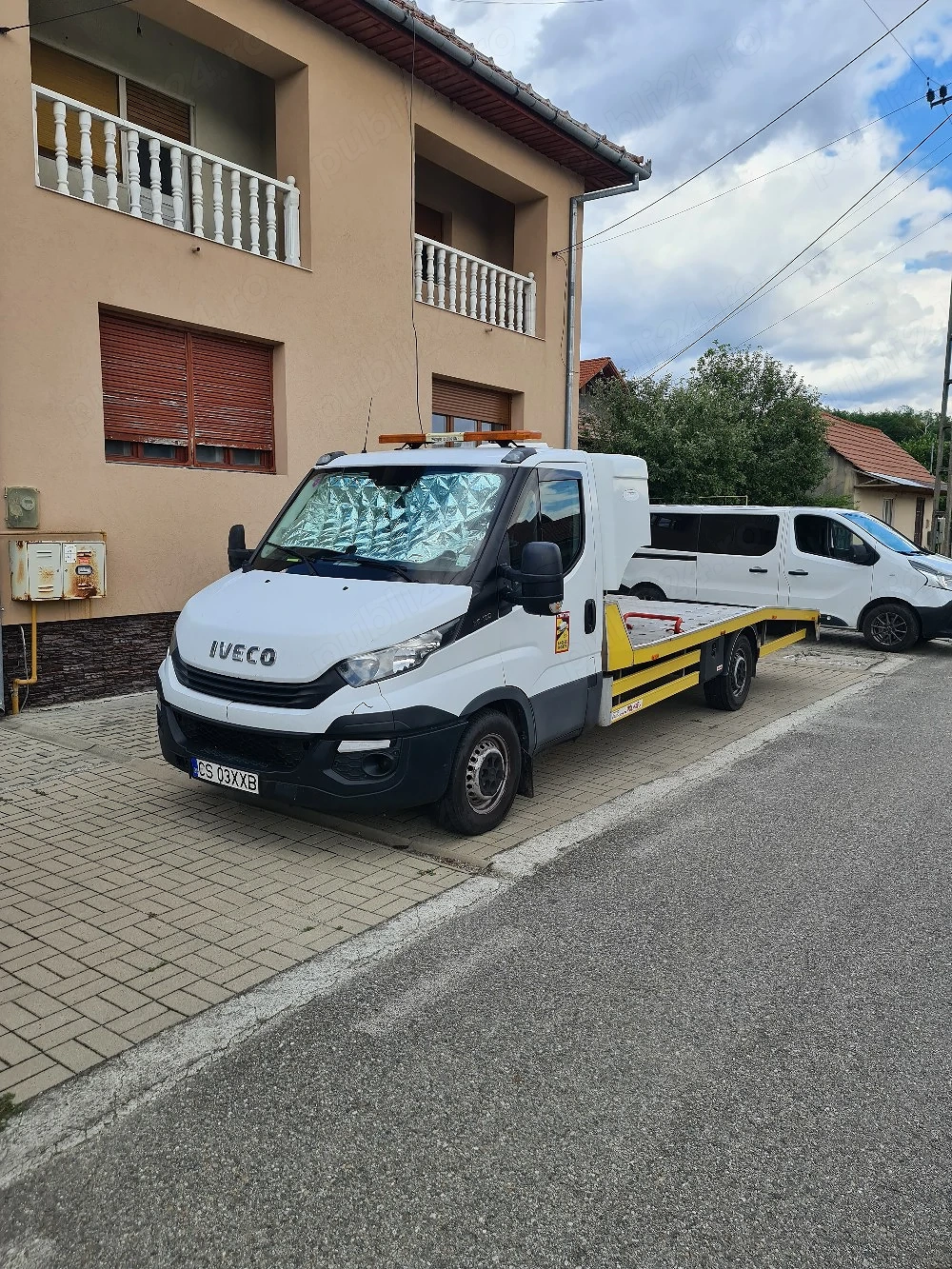 Vand Platforma Iveco 3.0  an 2018 +Remorca