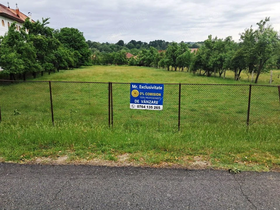 TEREN INTRAVILAN NOVACI