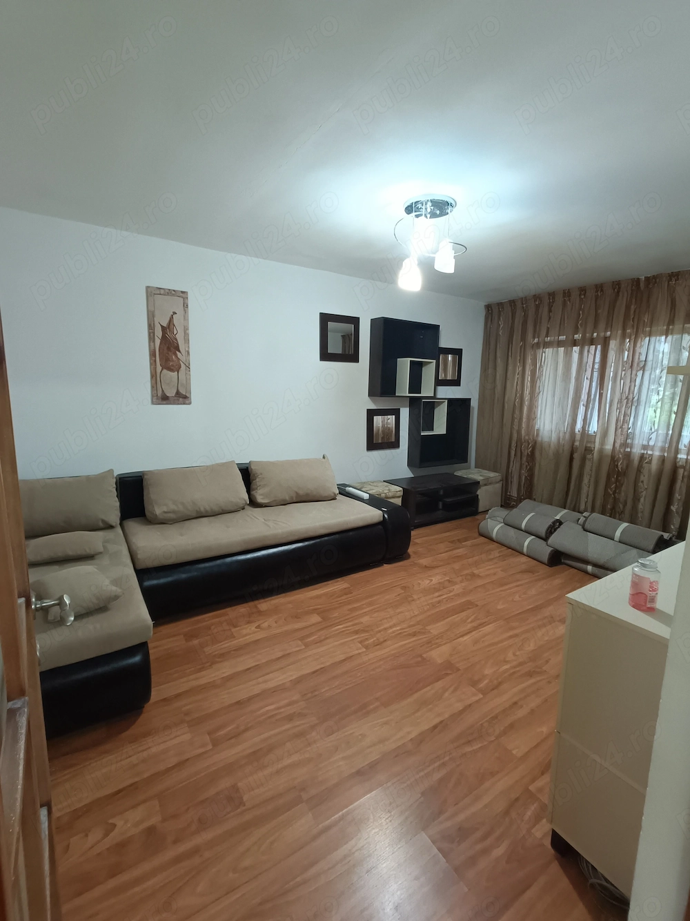 De vânzare   Apartament 3 camere decomandat 