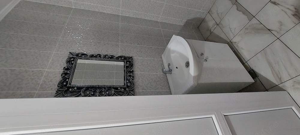 Vând apartament spațiu comercial 