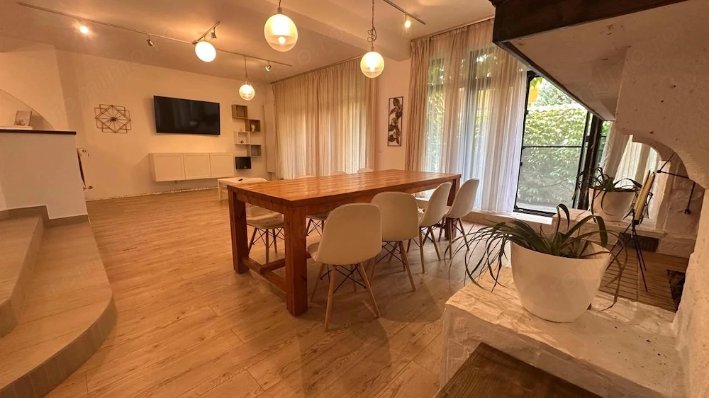 Vila de lux 7 camere 390mp utili + curte 200mp zona Strand