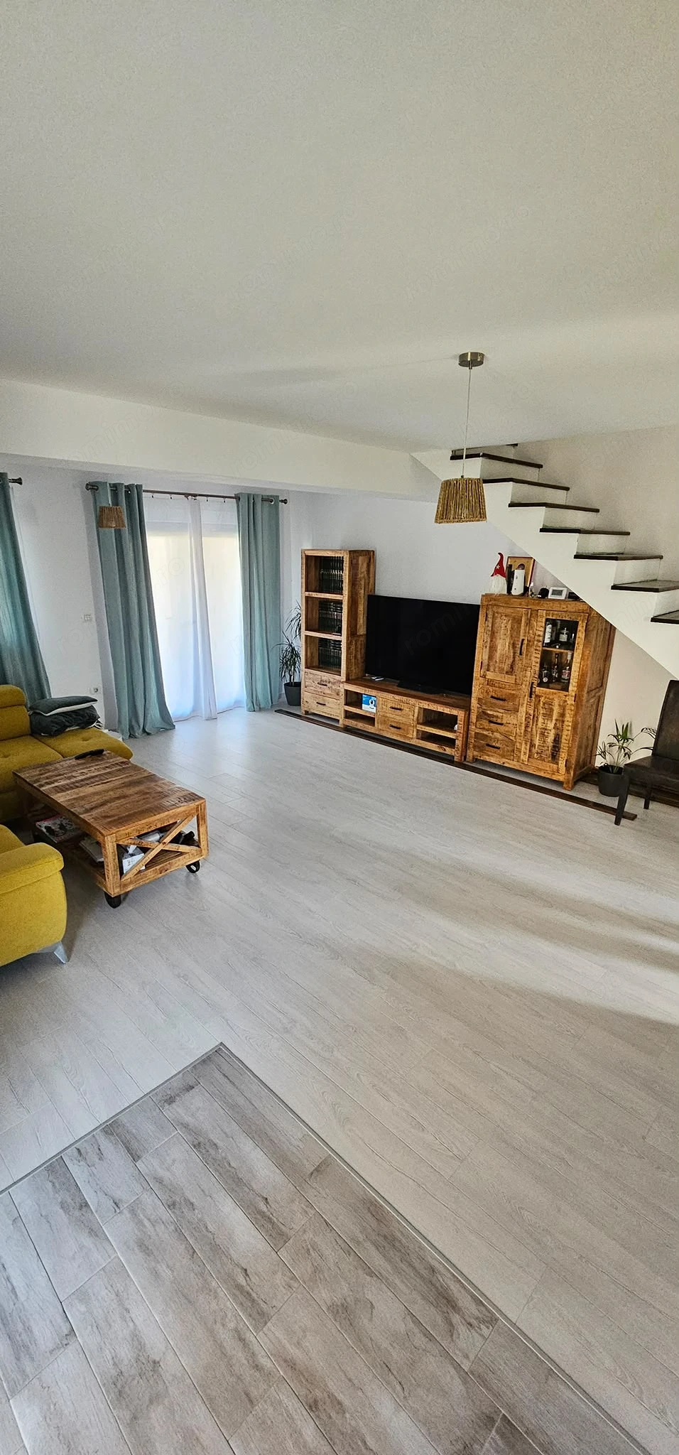 Duplex superb cu 3 Dormitoare. Aproape de Profi. Mobilat si utilat complet.
