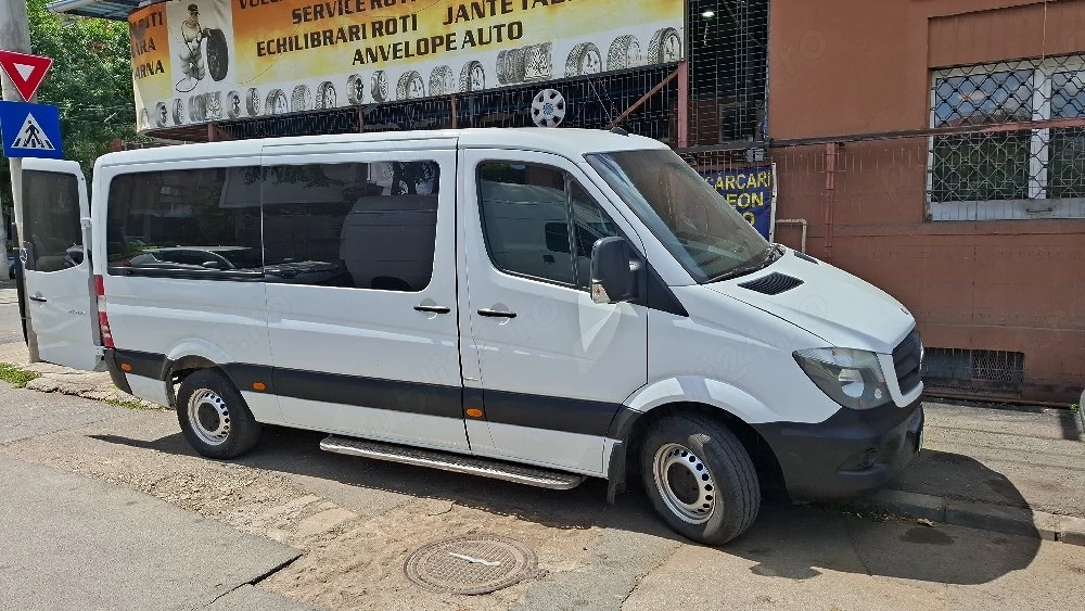 Inchiriez Sprinter 9 locuri