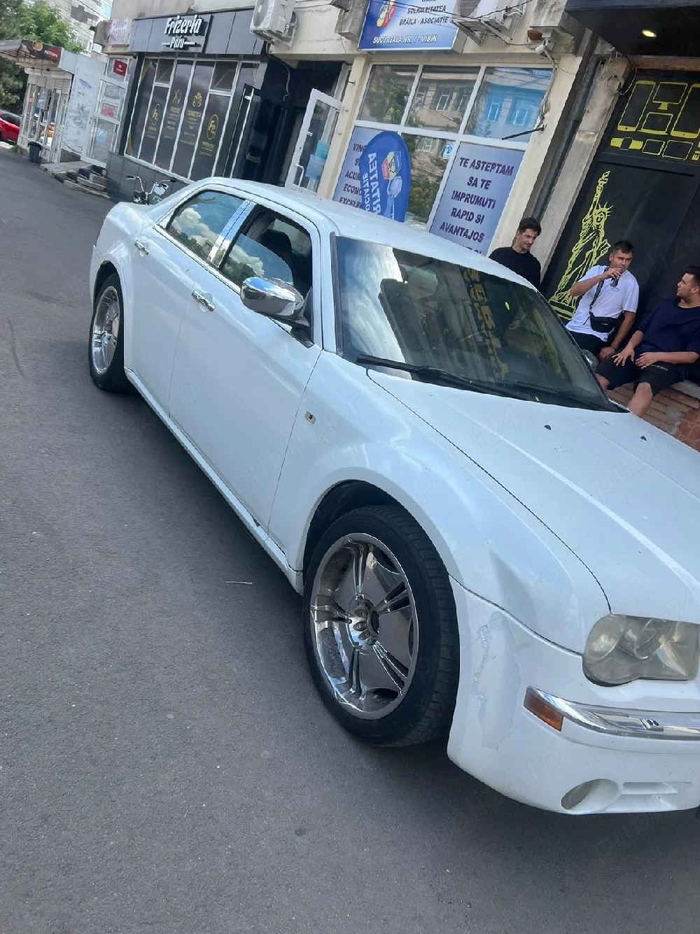 dezmembrez chryslee 300c