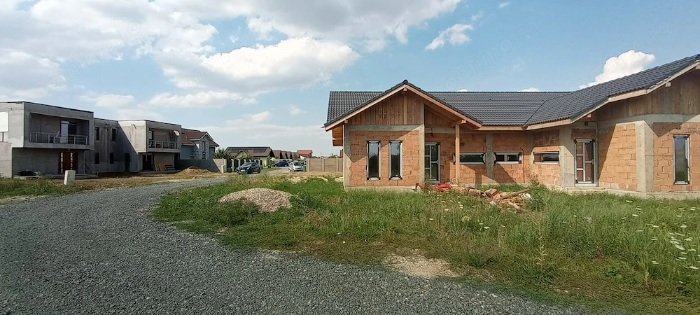 De vânzare două duplexuri noi în Moșnița nouă la preț de unul