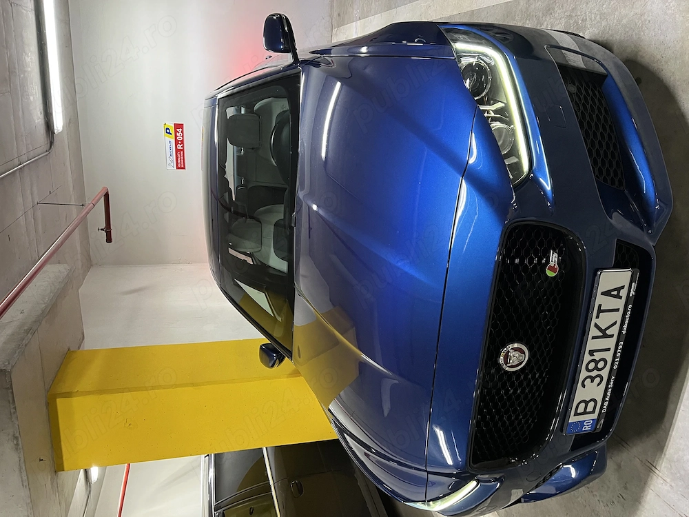 Jaguar XE S supercharged automat benzina 340 cai V6 Meridian navi panoramic albastru metalic