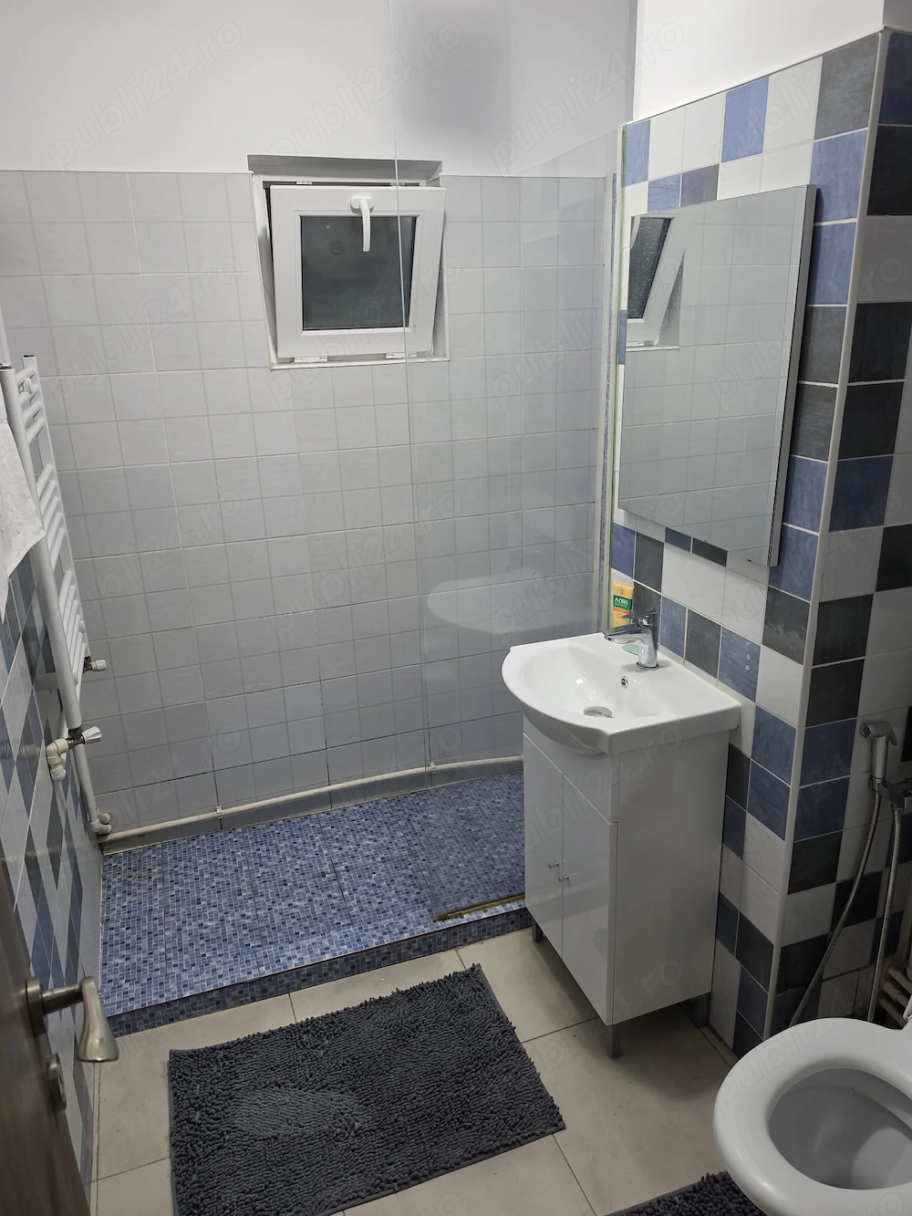 Inchiriez apartament  cu 3 camere zona Soveja , Constanta , mobilat si utilat , parter 