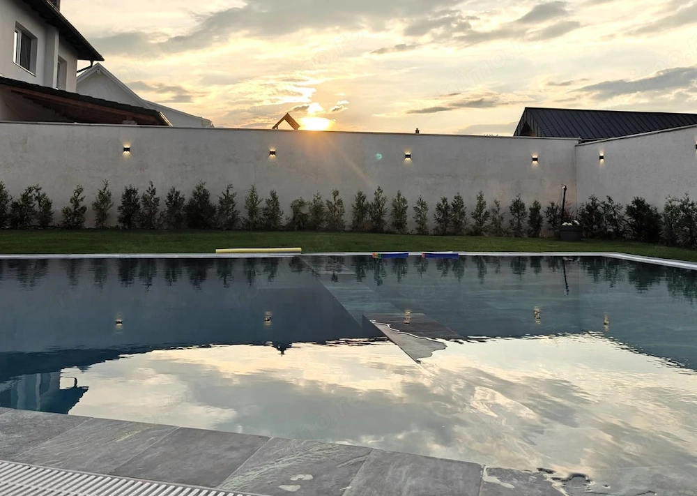 Casa lux 280mp teren 1000mp cartier Tineretului Sura Mica