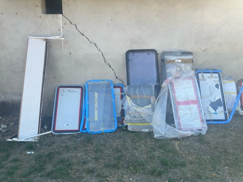 Vand Geamuri pentru Rulota Caravana 