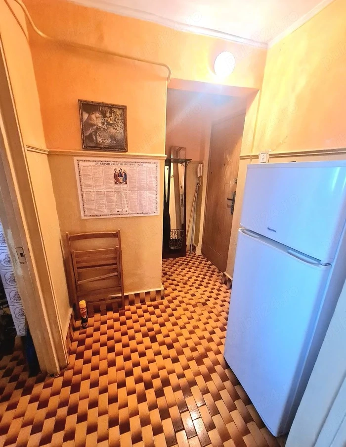 Vand apartament cu 3 camere Viziru 1