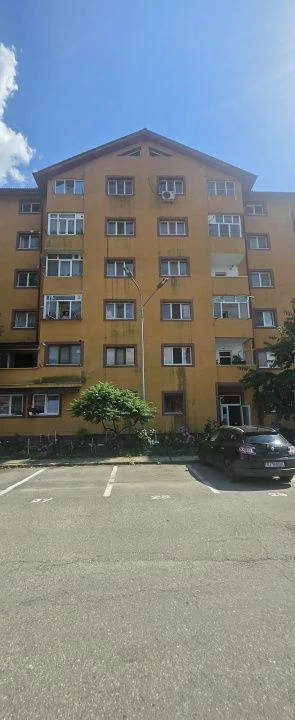 De vânzare apartament 2 camere decomandat | Zona 8 Mai