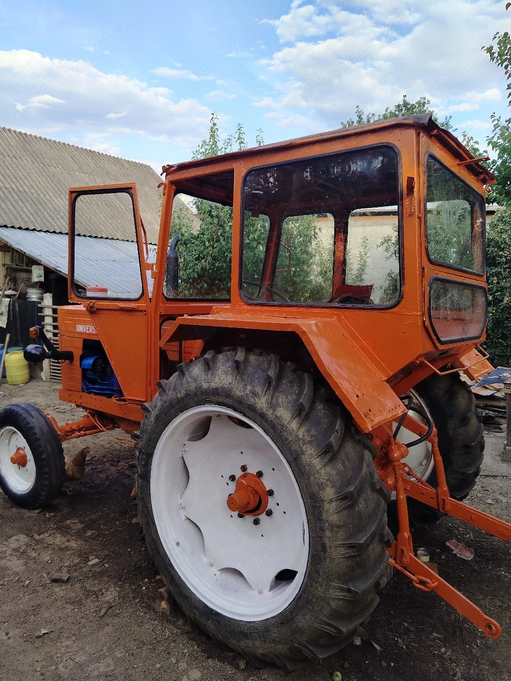 Tractor de vanzare