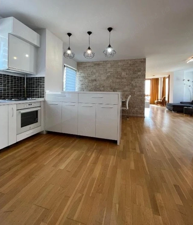 Proprietar inchiriez apartament cu 2 camere,zona Torontalului,complex Toronto