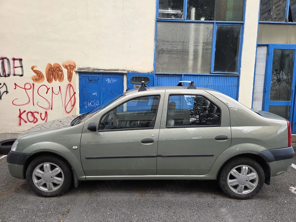 Vând Dacia Logan