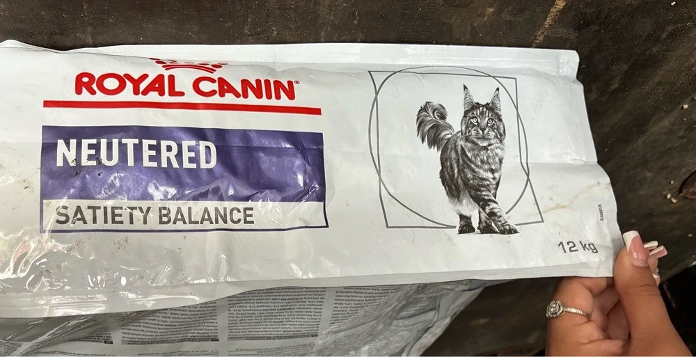  Royal Canin Expert Neutered Satiety Balance   12 kg